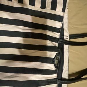 2 pink Victoria secret Bags